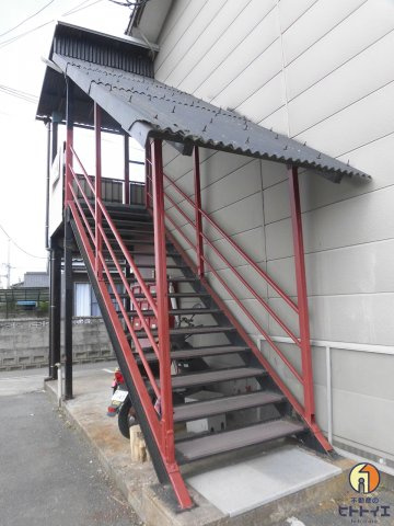 栗原アパートのその他共用部分|2階へ続く階段です