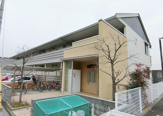 【外観】 | アストラエア06 | ブルーライン・グリーンライン「センター北」駅まで徒歩6分の好立地♪スーパーまで徒歩2分！通勤通学はもちろん、お買い物やお出かけにもGood☆