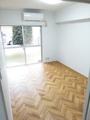 【洋室】 | 第二サンマンション | ～6帖の洋室（西側）～