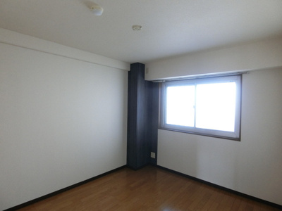【洋室】 | ソネット綱島 | 洋室5.4帖☆玄関側にあるお部屋です♪子供部屋や書斎・寝室など多用途に使えそうなお部屋です♪