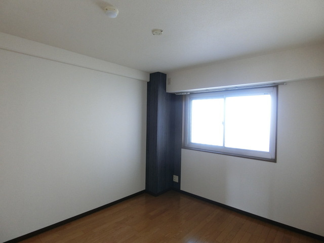 【洋室】 | ソネット綱島 | 洋室5.4帖☆玄関側にあるお部屋です♪子供部屋や書斎・寝室など多用途に使えそうなお部屋です♪