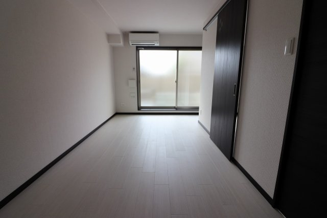 【寝室】 | ラージヒル鶴見緑地