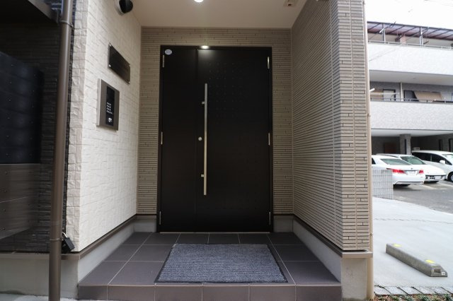 【エントランス】 | ラージヒル鶴見緑地