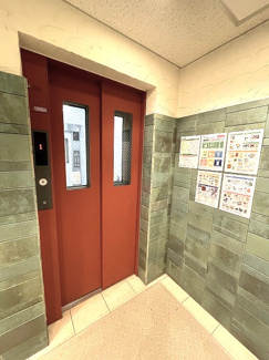 【その他共用部分】 | エレベーター付き！荷物の多い日や疲れた日でも、5階までラクラク上がれます☆