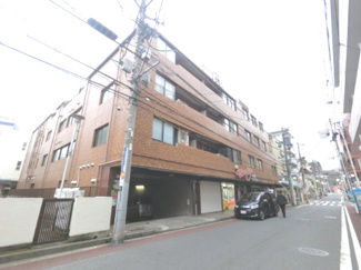 【外観】 | 保土ヶ谷駅平坦徒歩3分の好立地。
安心のオートロック付きのマンションです。
管理体制も良好です。