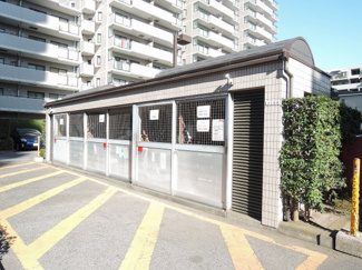 【その他共用部分】 | ゴミ置き場です。
敷地内にあるのでゴミ出しが楽ちんです。