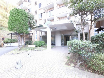 【エントランス】 | エステ・シティ湘南六浦弐番館 | 京急逗子線「六浦」駅徒歩18分。