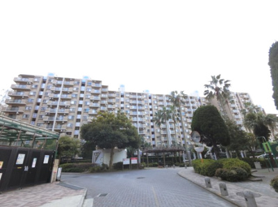 【外観】 | エステ・シティ湘南六浦弐番館 | 南西角部屋・三面バルコニー付のため採光・通風良好
足音等階下の心配の心配のない1階のため子育て世代にも◎