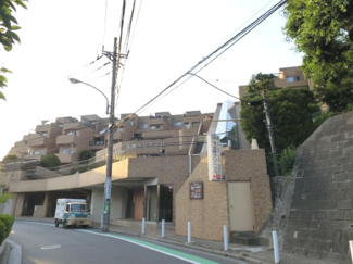 【外観】 | 高台立地につき眺望・陽当り良好
独立性の高い洋室は子供部屋、書斎など多目的利用が可能！