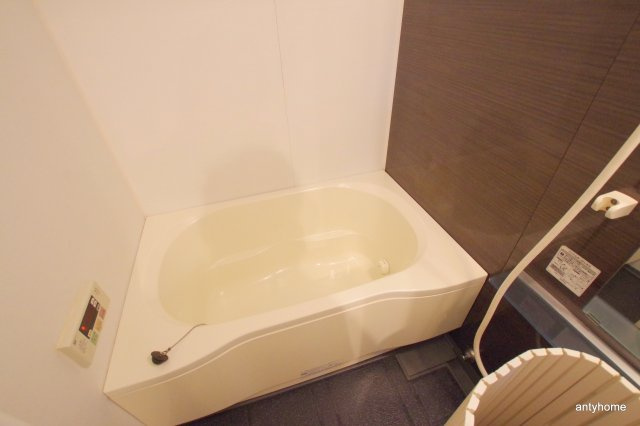 スペチアーレ　仲介手数料無料の浴室
