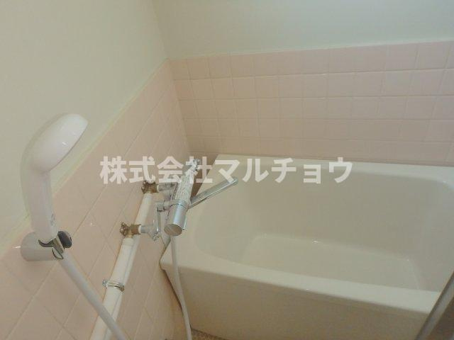 ビブレ下三栖の浴室|コンパクトで使いやすいお風呂です