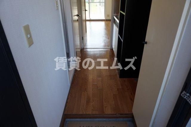 【玄関】 | レポス諸岡 | レポス諸岡の洋室
