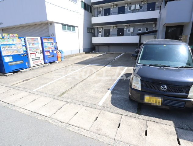 【駐車場】 | レポス諸岡 | レポス諸岡の駐車場