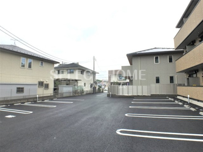 【駐車場】 | Ｄ－ｒｏｏｍ井田 | 駐車場があるので、車を買う予定の方も安心です