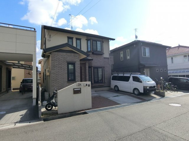 神戸市西区白水2丁目　中古戸建の前面道路含む現地写真
