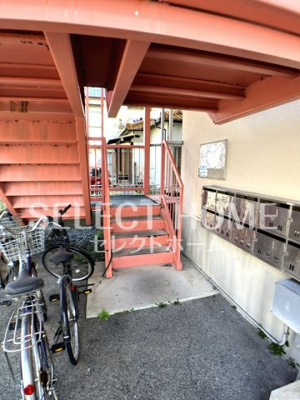 【エントランス】 | アプリコットハウスＢ棟 | 建物の内部です