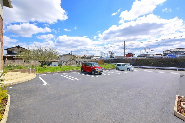 アルファコートの駐車場|カースペースがあります