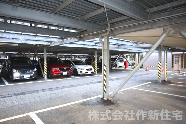 シャリエ習志野東　１階専用庭付　花見川区作新台４丁目の駐車場