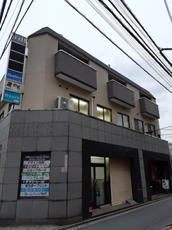 【外観】 | 居住用の建物入り口は南側になります。