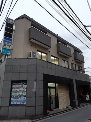 【外観】 | ベル吉祥寺 | 居住用の建物入り口は南側になります。