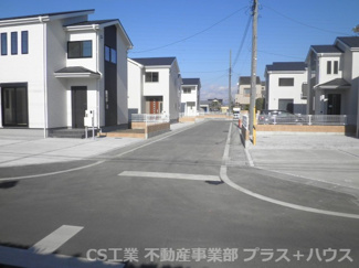 【前面道路含む現地写真】 | 前面道路含む現地写真です