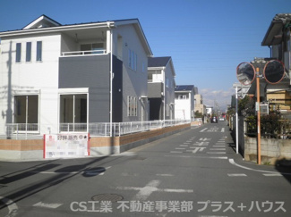 【前面道路含む現地写真】 | 前面道路含む現地写真です