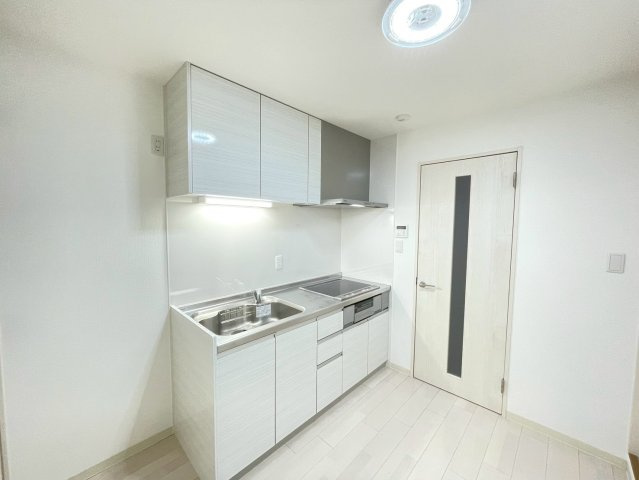 ロータス長瀬の洋室