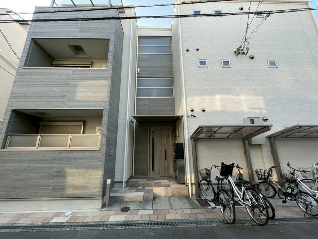 ロータス長瀬の外観