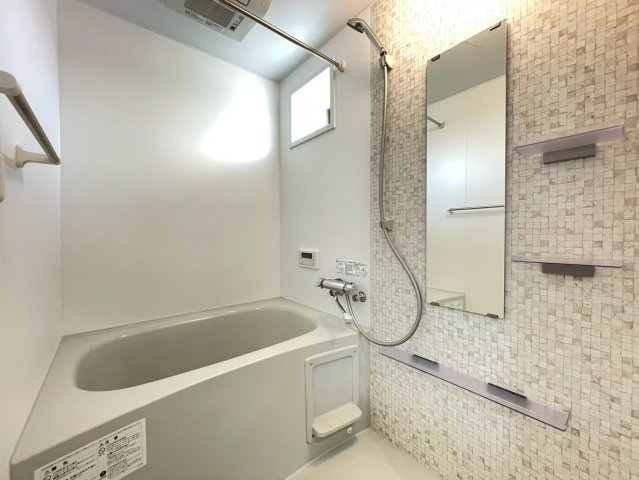 ロータス長瀬の浴室