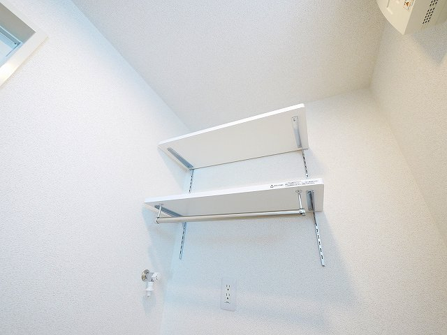 セレーノのトイレ|棚つきです