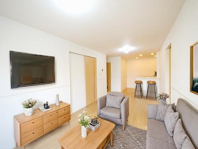 セレーノ（荒蒔町）の居間・リビング|CGで家具等を配置したもので家具等は含まれません