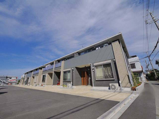 メゾン・リヴィエールⅡの外観|キレイな外観です。