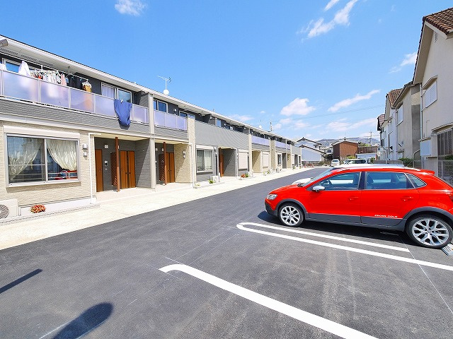 メゾン・リヴィエールⅡの駐車場|駐車場完備です