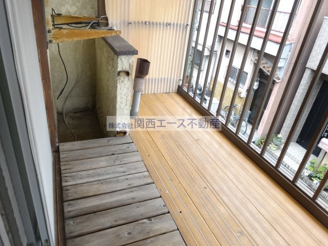 【バルコニー】 | 六万寺町2丁目貸家