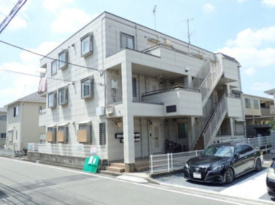 【外観】 | メゾンアイレット | スーパーやコンビニが近くて便利な立地の3階建てマンションです☆東急東横線・グリーンライン「日吉」駅にアクセス可能な最寄りバス停まで徒歩2分！
