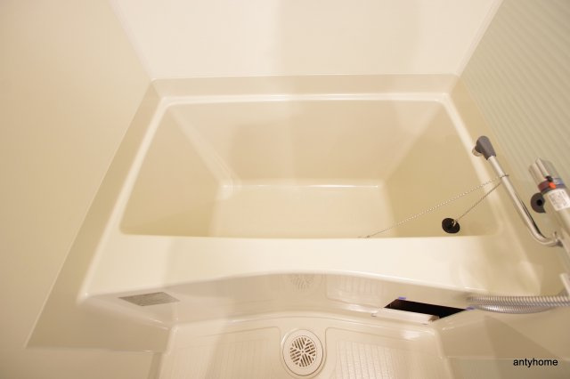 レジュールアッシュOSAKA新深江　仲介手数料無料の浴室