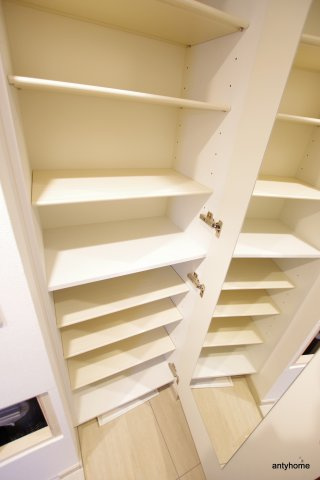 レジュールアッシュOSAKA新深江　仲介手数料無料の収納