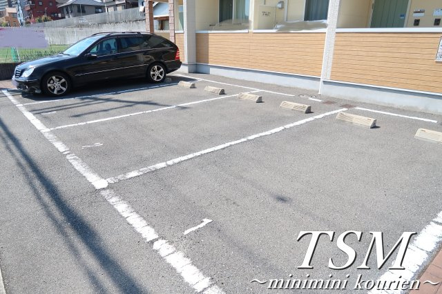 ルシアＳ＆Ｔの駐車場