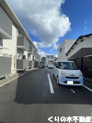 【駐車場】 | Nefuelt | 車をお持ちの方に嬉しい駐車場付きの物件です