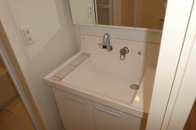 グランドゥール中庄の独立洗面台|洗髪洗面化粧台