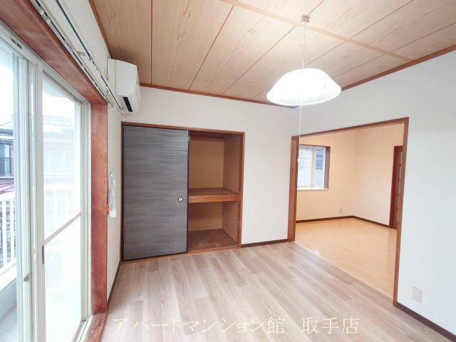 オレンジ館の居間・リビング