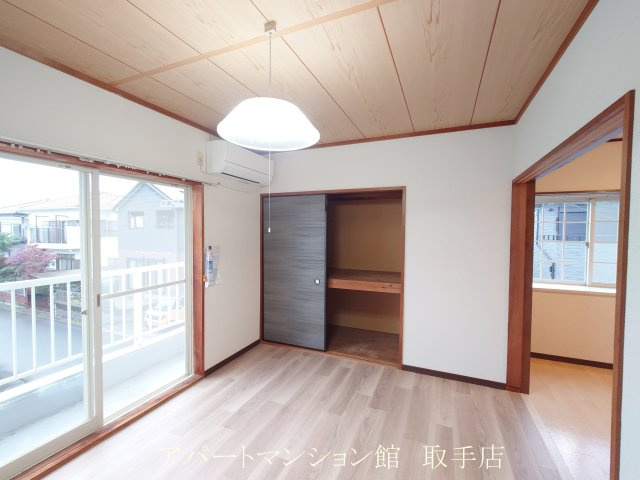 オレンジ館の居間・リビング