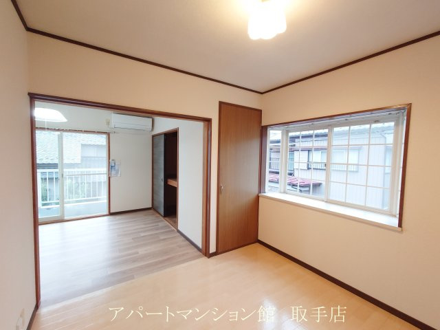 オレンジ館の居間・リビング