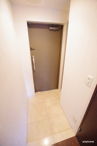 CASSIA塚本　仲介手数料無料の玄関