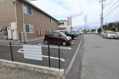 【駐車場】 | ヴァンフィールA