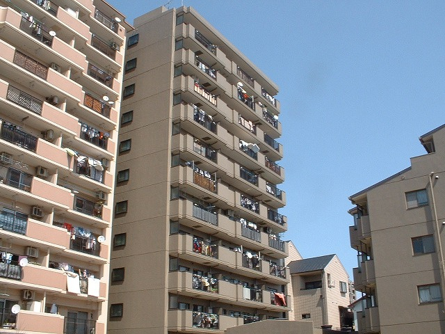 ネオハイツ小牧N棟の外観|南西角部屋です