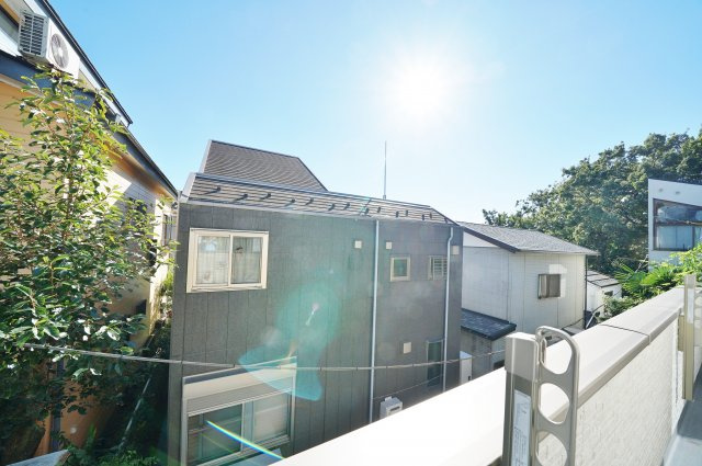 前面道路６．５ｍのため陽当り良好♪カースペース２台♪フラット３５Ｓ利用可。保土ヶ谷区川島町　新築戸建ての展望