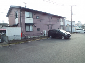 【駐車場】 | ブルーモンターニュ | 駐車スペースもあります
