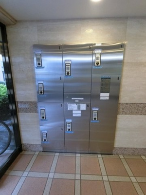 【その他共用部分】 | 金沢文庫三和プラザⅣ | 不在時にもお荷物が受け取れる宅配ボックス。