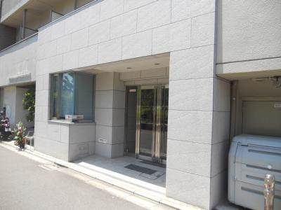 グラート堀川のエントランス